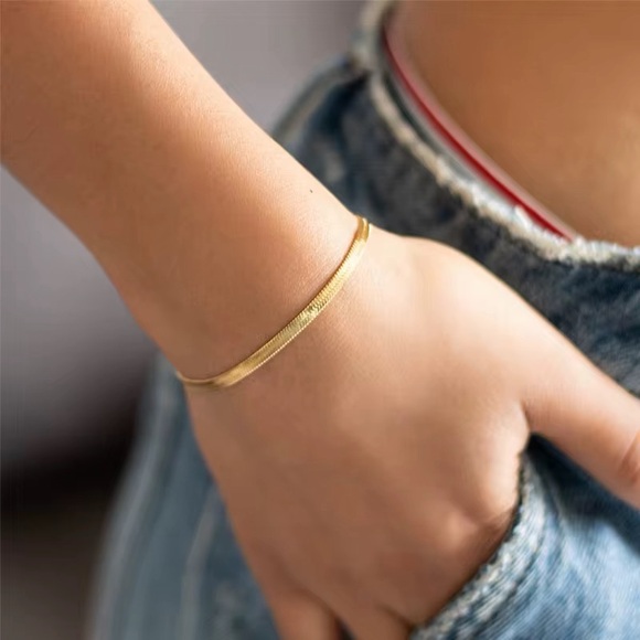 SahrzJewellery Jewelry - 18K Gold Plated 4mm Herringbone bracelet